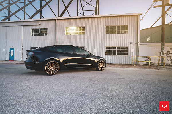 Фото дисков Vossen VFS-2 Сатиновая бронза на Tesla Model 3