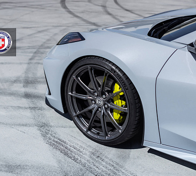 Фото дисков HRE P104SC на Chevrolet Corvette C8