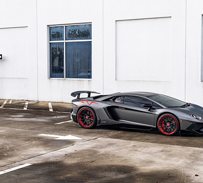 Фото дисков Strasse Wheels SV10-RS Performance на Lamborghini Aventador