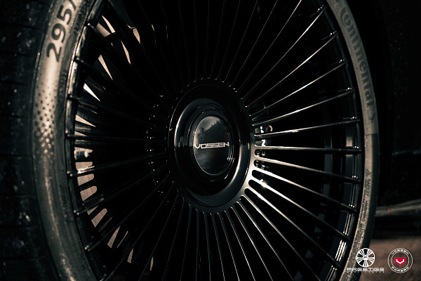 Фото дисков Vossen S17-16 Черный глянец на Range Rover V