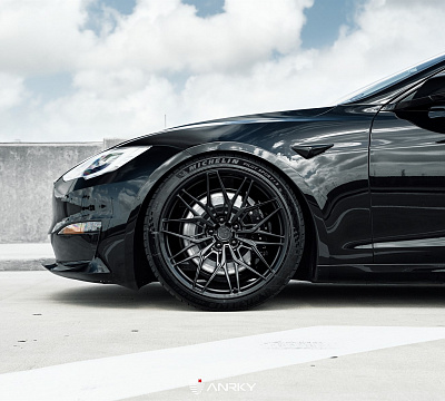 Фото дисков Anrky S1-X1 на Tesla Model S