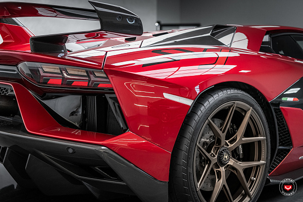 Фото дисков Vossen S21-01 Сатиновая бронза на Lamborghini Aventador