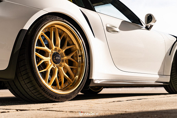 Фото дисков Anrky RS1 Сатиновое золото на Porsche 911 VII