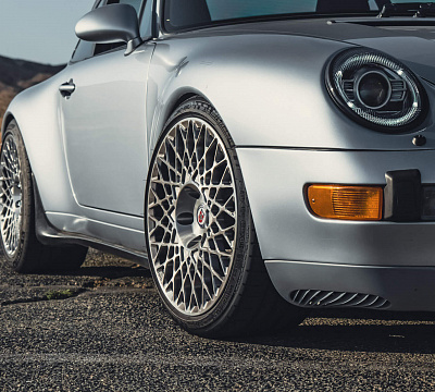 Фото дисков HRE 501M на Porsche 911 IV