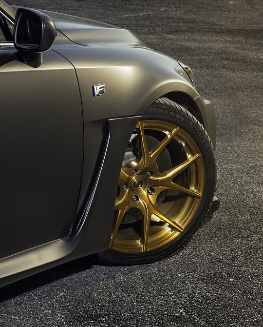 Фото дисков SM5R Deep Concave Monoblock Сатиновое золото на Lexus IS II