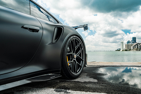 Фото дисков HRE R101 Lightweight Черный сатин на Porsche 911 VIII