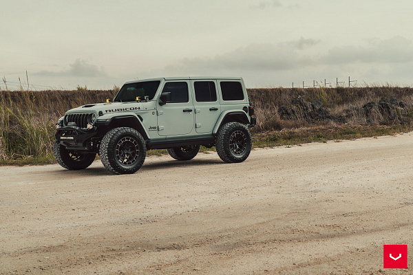 Фото дисков Vossen HFX-1 (5-Lug) Черный глянец на Jeep Wrangler IV (JL)