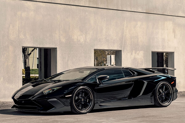 Фото дисков Anrky JDX-316 Черный глянец на Lamborghini Aventador