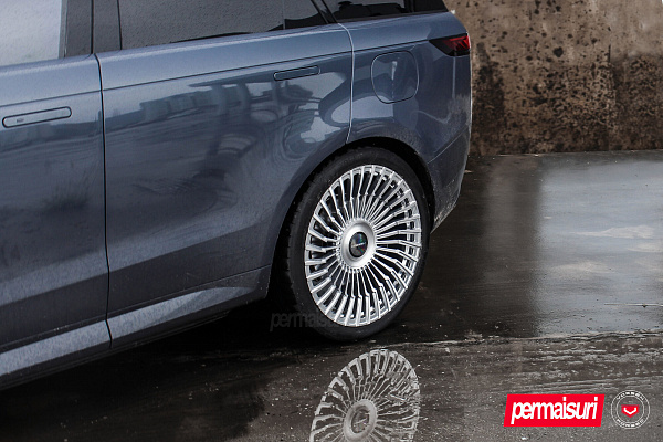 Фото дисков Vossen UV-5 Глянцевый лак на Range Rover Sport III