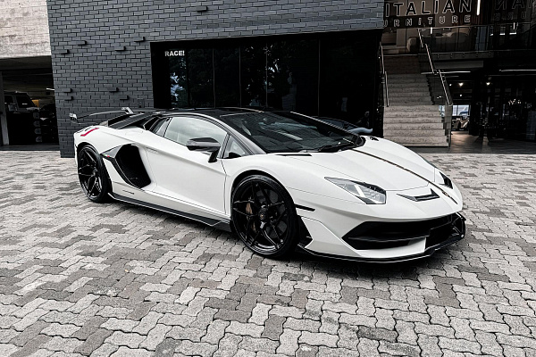 Фото дисков Brixton Forged PF5 Черный глянец на Lamborghini Aventador