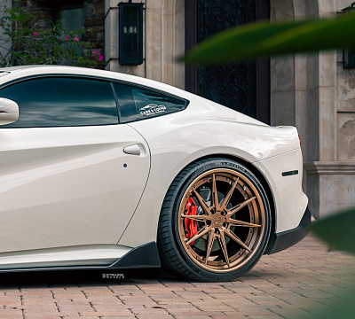 Фото дисков Strasse Wheels SV10-RS Deep Concave FS на Ferrari F12