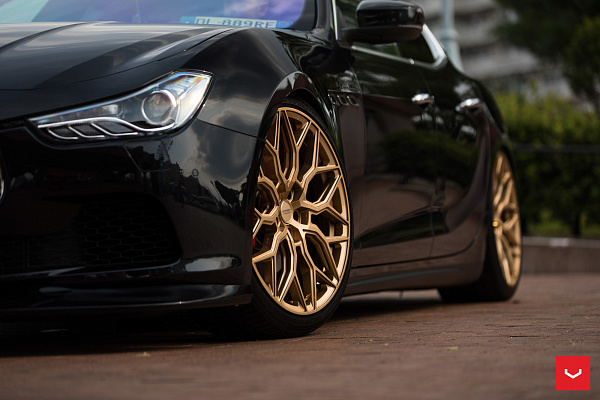 Фото дисков Vossen HF-2 Глянцевое золото на Maserati Ghibli