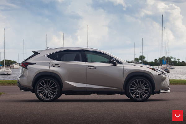 Фото дисков Vossen VFS-2 Глянцевый графит на Lexus NX I