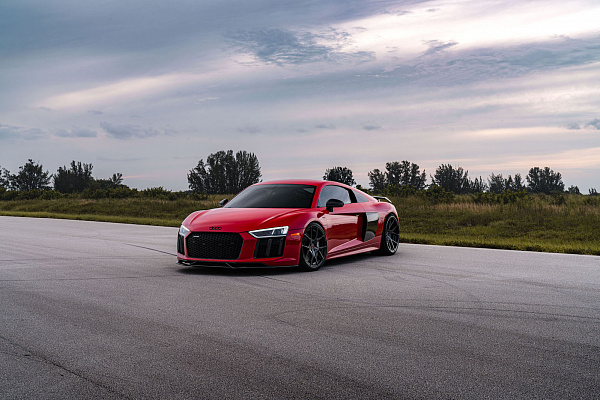 Фото дисков Strasse Wheels SM5R Deep Concave Duoblock Черный глянец на Audi R8 (4S)