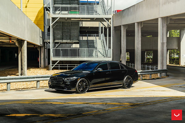 Фото дисков Vossen HF-4T Черный глянец на Mercedes-Benz S-Class (W223)