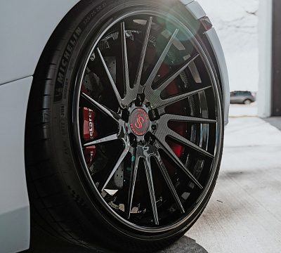 Фото дисков Strasse Wheels SV15T Deep Concave FS на McLaren 720S
