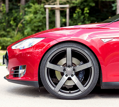Фото дисков Vossen CV3 на Tesla Model S