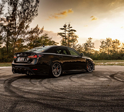 Фото дисков Vossen M-X3 на Lexus GS IV