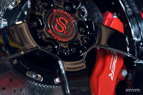 Фото дисков Strasse Wheels S5 Signature Черный глянец на Dodge Viper