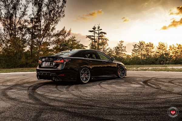 Фото дисков Vossen M-X3 Глянцевый темный лак на Lexus GS IV