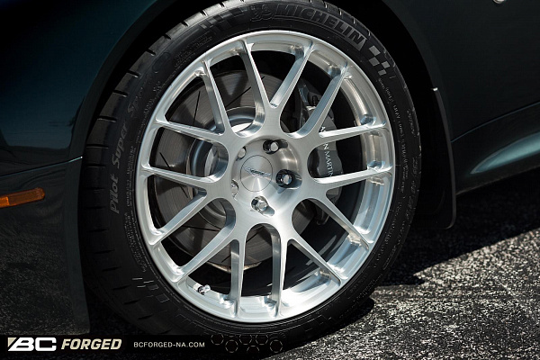Фото дисков BC Forged RS40 Глянцевый лак на Aston Martin Vantage 3