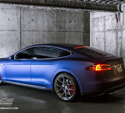 Фото дисков HRE P101 на Tesla Model S