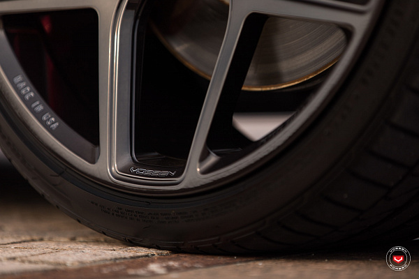 Фото дисков Vossen CG-205 Черный глянец на Bentley Continental GT II