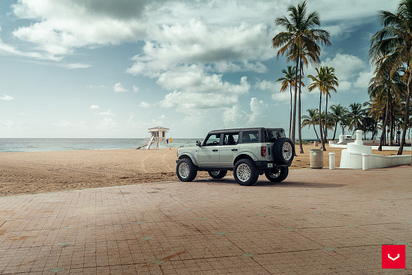Фото дисков Vossen HF6-5 Серебро на Ford Bronco
