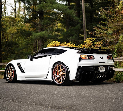 Фото дисков Savini SV67 на Chevrolet Corvette C7