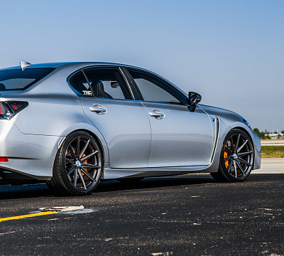 Фото дисков Vossen VFS-10 на Lexus GS IV