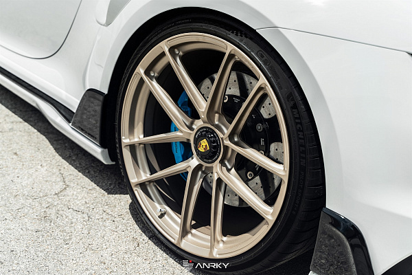 Фото дисков 1886 Wheels XR001 Сатиновая шампань на Porsche 911 VIII
