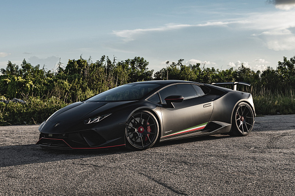 Lamborghini Huracan LP640-4 Performante