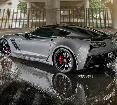 Фото дисков Strasse Wheels SM5R Deep Concave Monoblock на Chevrolet Corvette C7