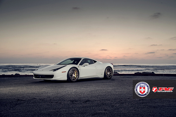 Фото дисков HRE P104 Сатиновая бронза на Ferrari 458