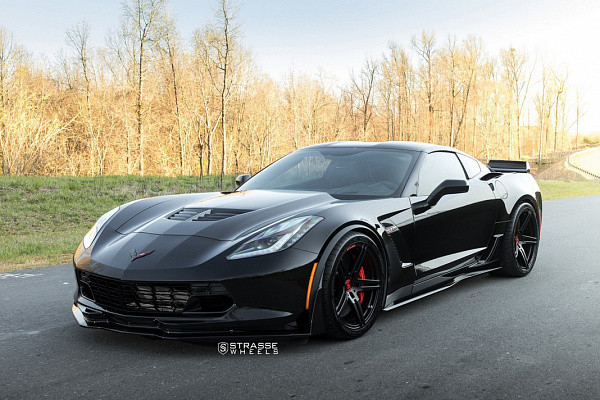 Фото дисков Strasse Wheels SP5R Deep Concave Monoblock Черный сатин на Chevrolet Corvette C7