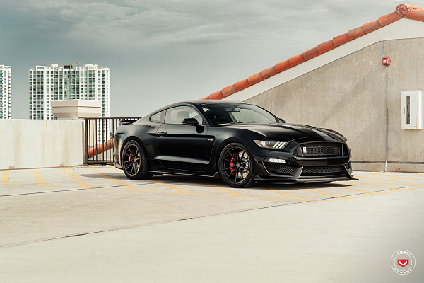 Фото дисков Vossen M-X2 Черный сатин на Ford Mustang VI