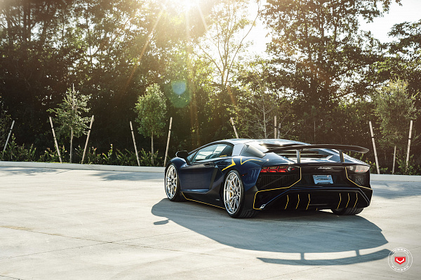 Фото дисков Vossen EVO-2R (3-Piece) Полированный лак на Lamborghini Aventador