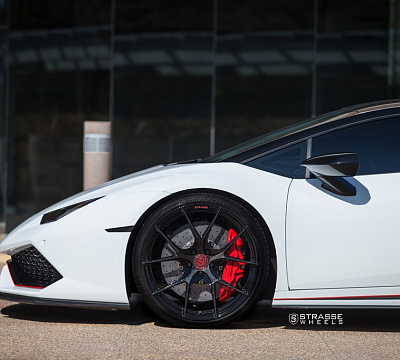 Фото дисков Strasse Wheels SM5R Deep Concave Monoblock на Lamborghini Huracan