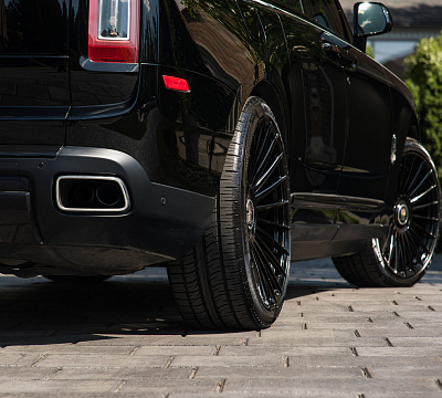 Фото дисков Vossen S17-13 на Rolls-Royce Cullinan