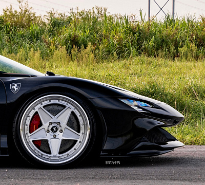 Фото дисков Strasse Wheels F5 Track на Ferrari SF90