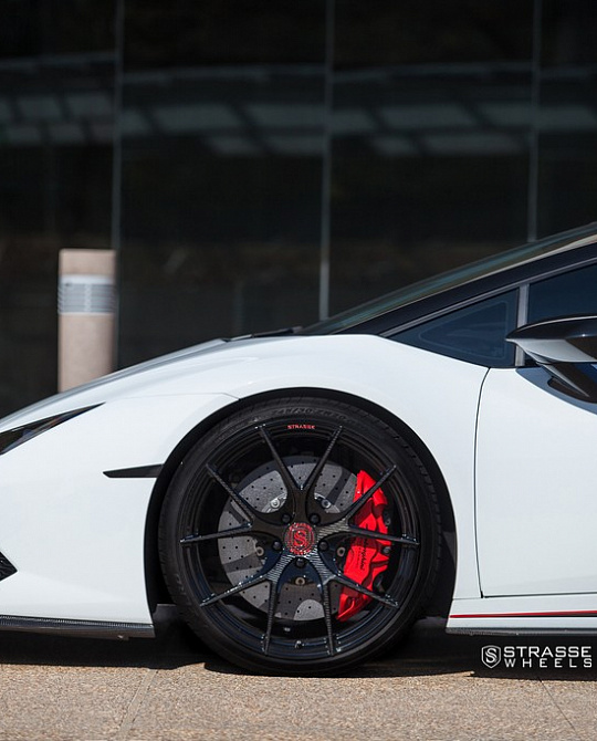 Фото дисков SM5R Deep Concave Monoblock Другой цвет на Lamborghini Huracan