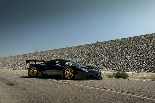 Фото дисков Savini SV72 Глянцевое золото на Ferrari 458