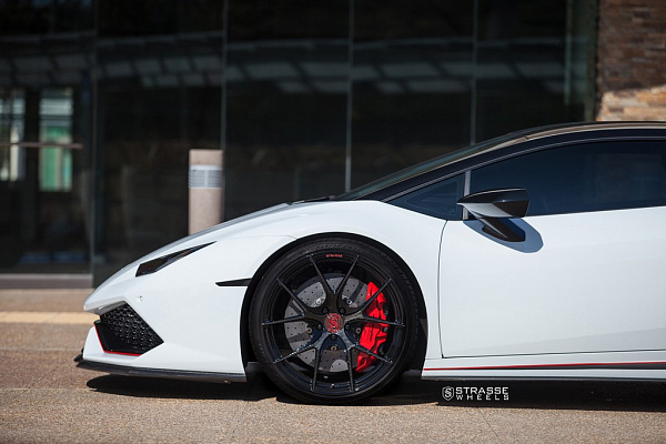 Фото дисков Strasse Wheels SM5R Deep Concave Monoblock Другой цвет на Lamborghini Huracan