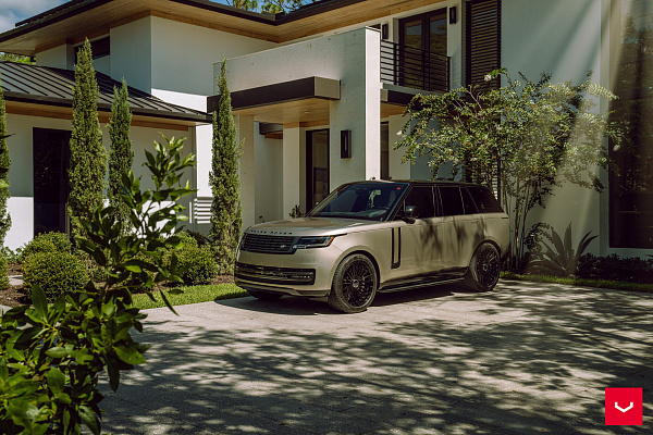 Фото дисков Vossen HF-8 Черный глянец на Land Rover Range Rover V