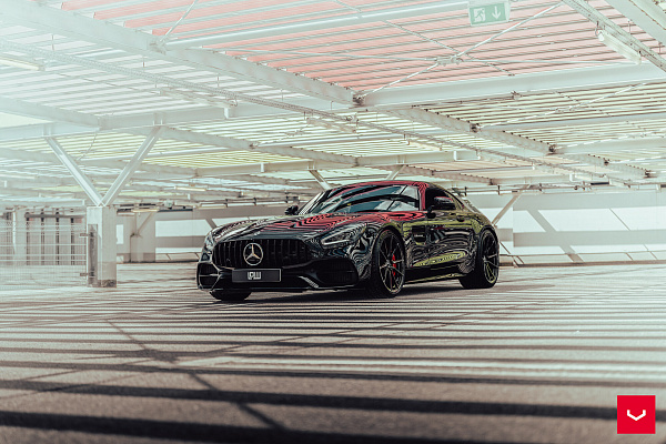 Фото дисков Vossen M-X2 Черный глянец на Mercedes-Benz AMG GT I