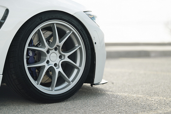 Фото дисков Rotiform LTN-J Серебро на BMW 3/M3 (E90)