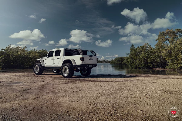 Фото дисков Vossen LCX-01 Глянцевый лак на Jeep Gladiator II (JT)