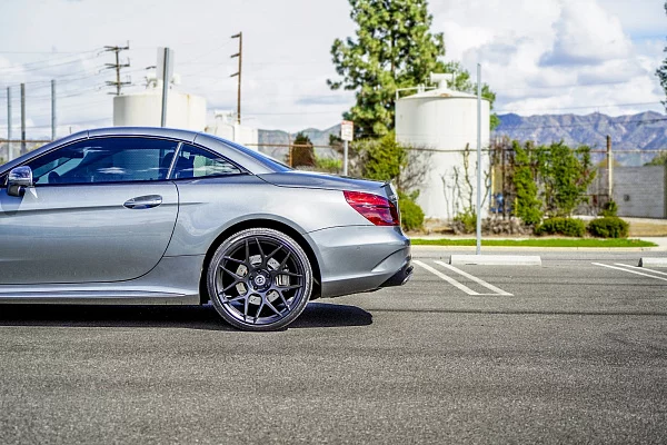 Фото дисков HRE FF01 Черный сатин на Mercedes-Benz SL (R231)