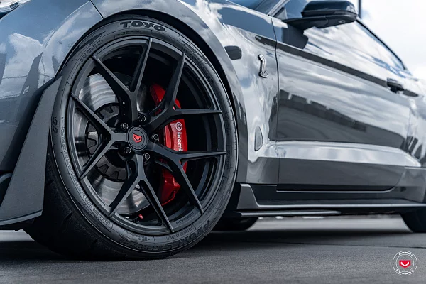 Фото дисков Vossen S21-01 Черный сатин на Ford Mustang VI