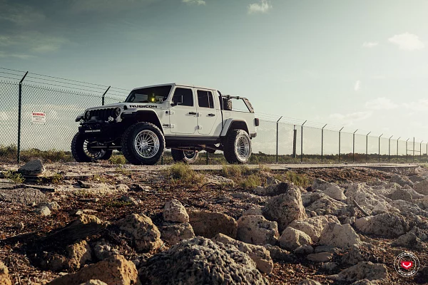 Фото дисков Vossen LCX-01 Глянцевый лак на Jeep Gladiator II (JT)